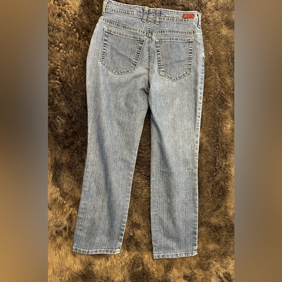 Gloria Vanderbilt Jeans - Picture 2 of 2